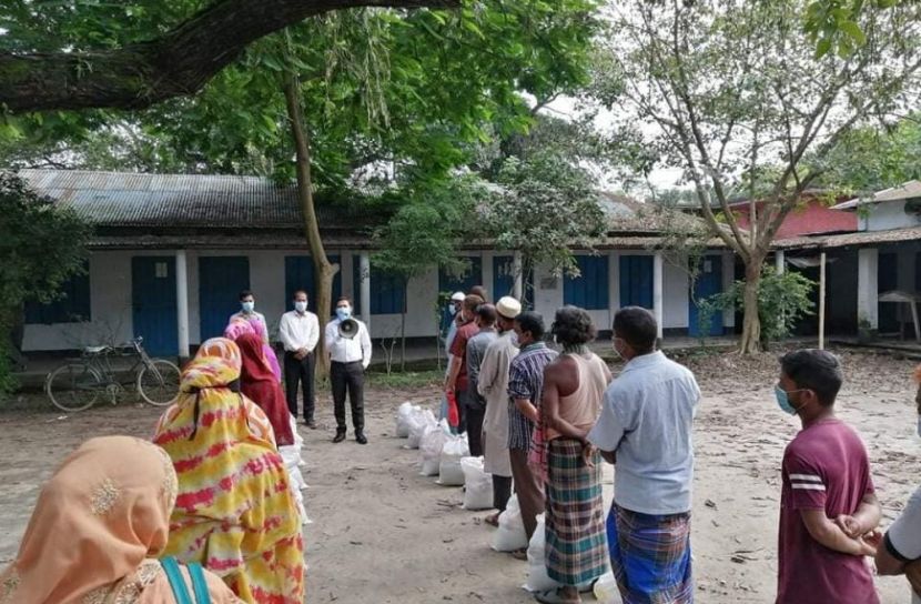 ঠাকুরগাঁওয়ে ৪৫ পরিবার পেল খাদ্য সহায়তা
