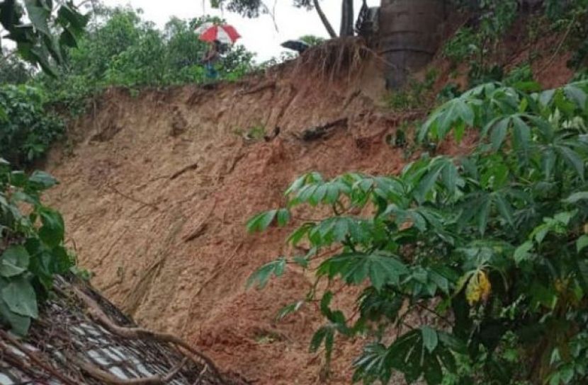 পাহাড় ধসে ৫ রোহিঙ্গাসহ নিহত ৬