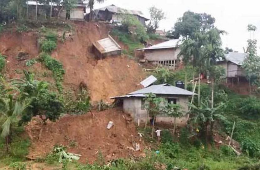 বাড়বে বৃষ্টি, রয়েছে ভূমিধসের আশঙ্কা