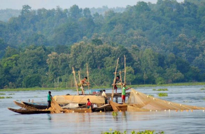 কাপ্তাইয়ে মাছ শিকারে নিষেধাজ্ঞা বাড়লো  