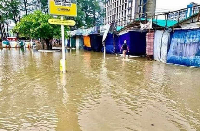 বন্যা-পাহাড় ধসে প্রাণ গেলো ২২ জনের 