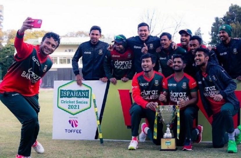 আজ ফিরছে ক্রিকেটাররা