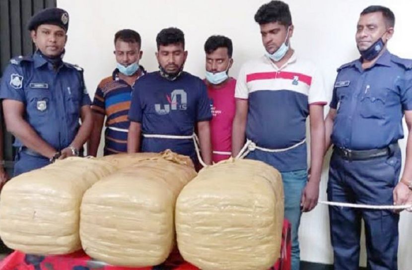 ৫০ কেজি গাঁজাসহ এক পুলিশ সদস্য গ্রেফতার