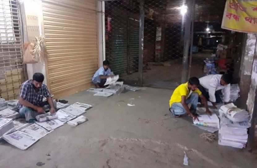 পত্রিকা হকারকে পিটিয়ে আহত
