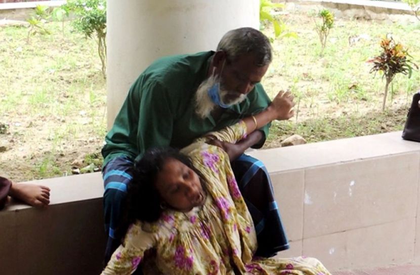 ইকামত দেয়াকে কেন্দ্র করে কুপিয়ে হত্যা!