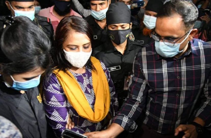 হেলেনার বিরুদ্ধে আরেক মামলা