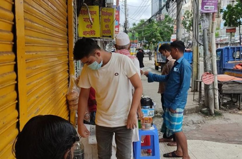 চা খেতে বের হচ্ছেন  অনেকে