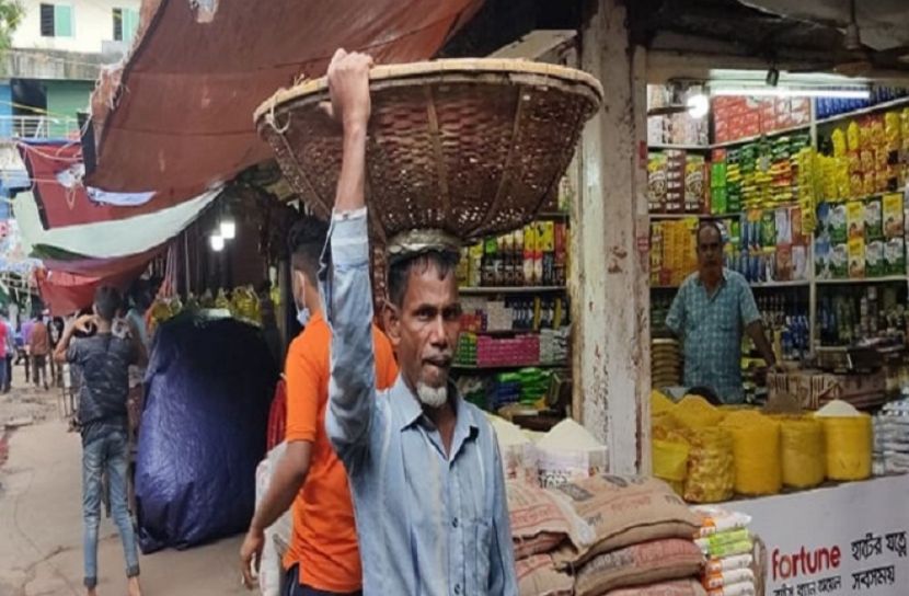 টুকরিতে কেটে গেলো দুই দশক