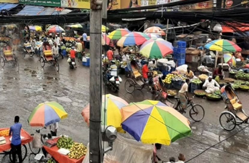 কারওয়ান বাজারে বেড়েছে বেচাকেনা