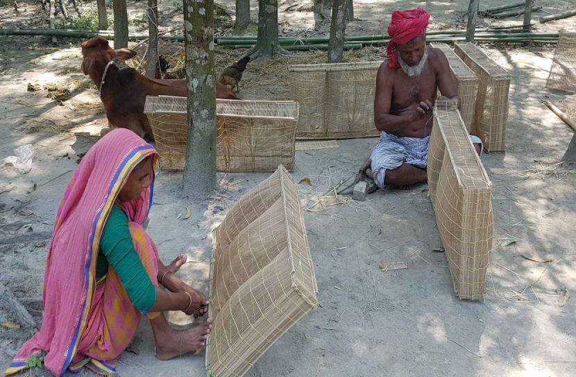 বর্ষায় বেড়েছে দারকির চাহিদা