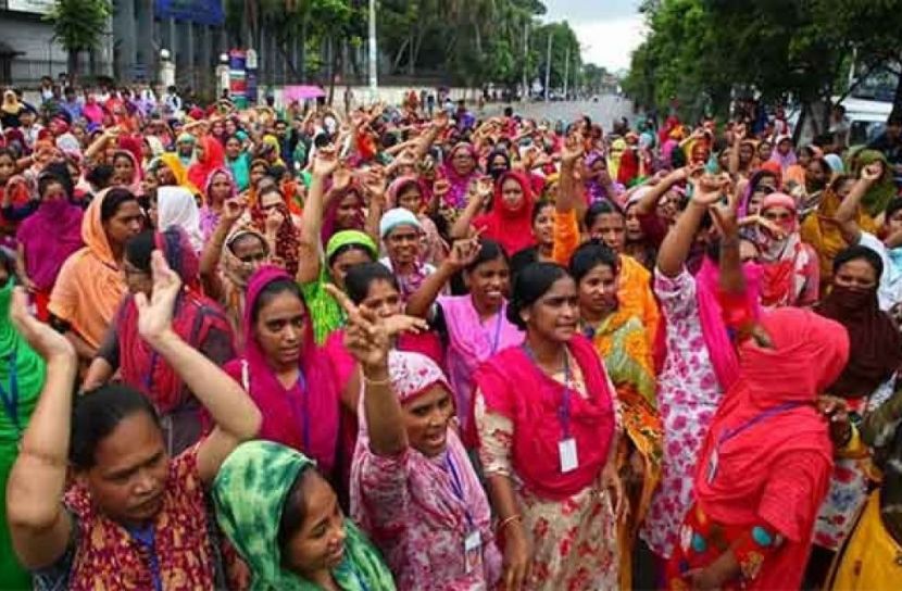 গাজীপুরে পোশাক শ্রমিকদের বিক্ষোভ
