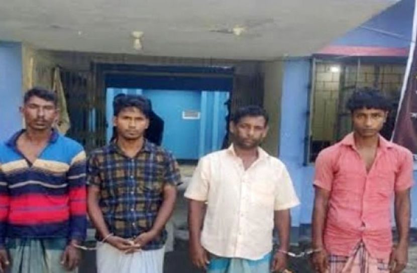 বন্ধুদের দিয়ে স্ত্রীকে ধর্ষণ করালেন স্বামী