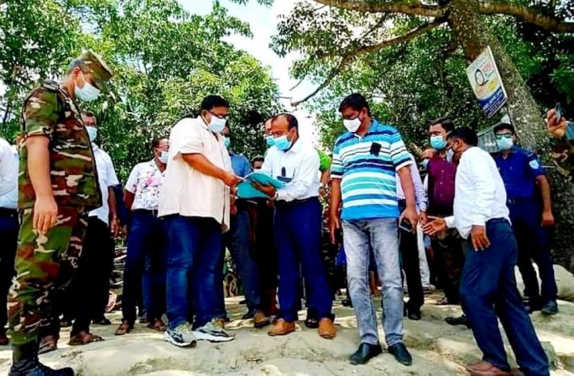 গাইবান্ধায় নদী ভাঙ্গন পরিদর্শন করলেন সচিব
