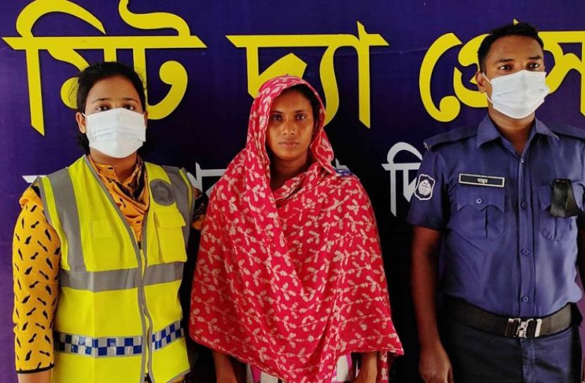 মেয়েকে পিটিয়ে মেরে ফেললেন মা