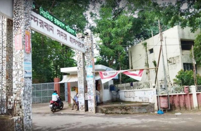 রাস্তার পাশে মিললো নারীর গলা কাটা লাশ 