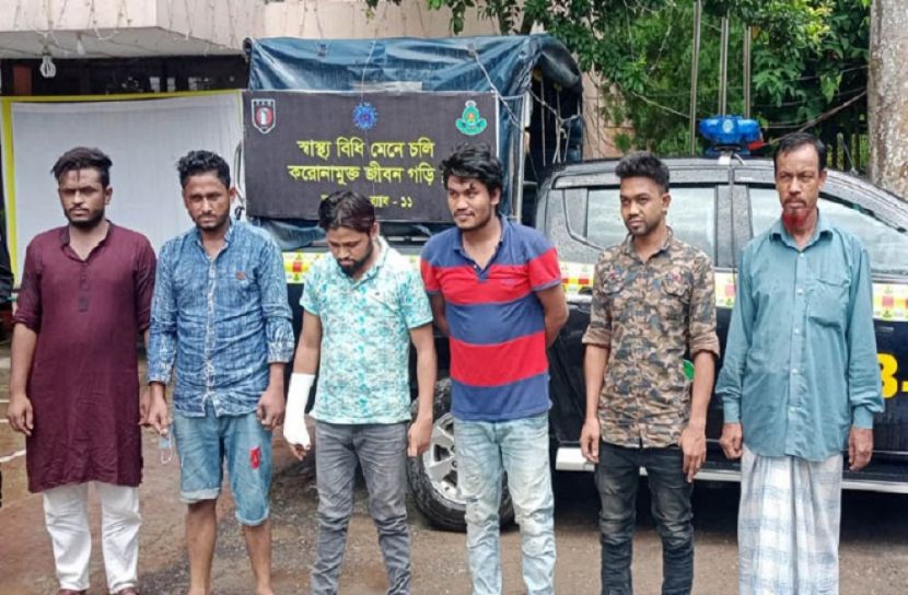 কুমিল্লায় ২৮ হাজার ইয়াবাসহ গ্রেফতার ৬