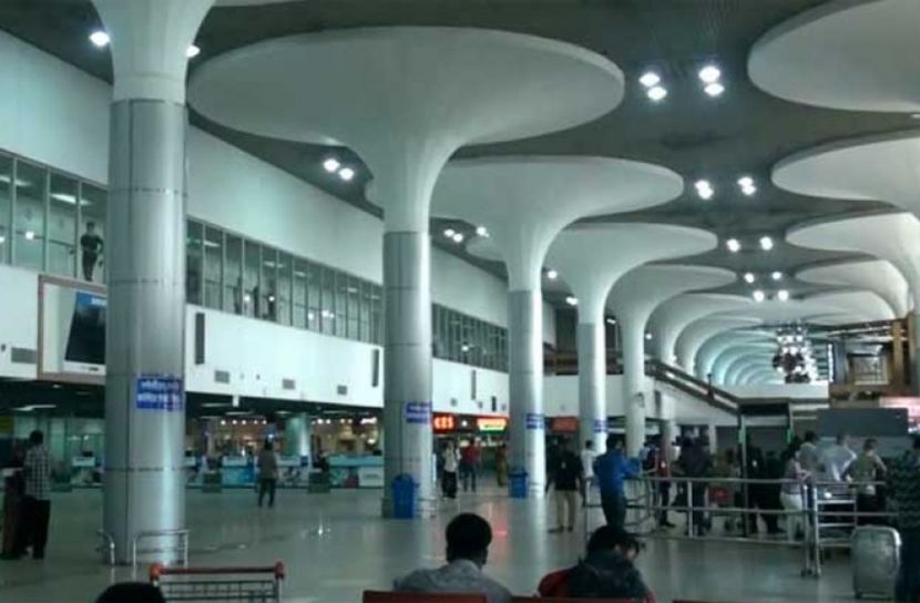 শাহজালালে বিদেশি মুদ্রাসহ যুবক গ্রেফতার