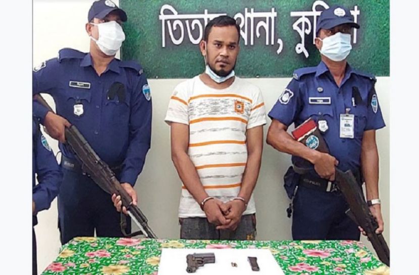 চিকিৎসককে অস্ত্র দেখিয়ে চাঁদাবাজি ঘটনায় যুবক আটক
