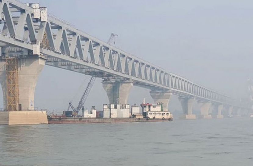 পদ্মা সেতুর পিলারে ফের ফেরির ধাক্কা
