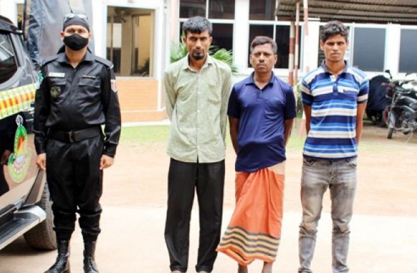 তুলাভর্তি কাভার্ডভ্যানে মিললো ২২ কেজি গাঁজা