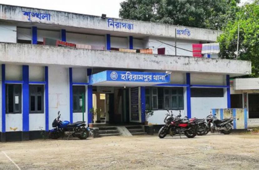 টিকা শেষ বলায় হাসপাতাল কর্মীকে মারধর