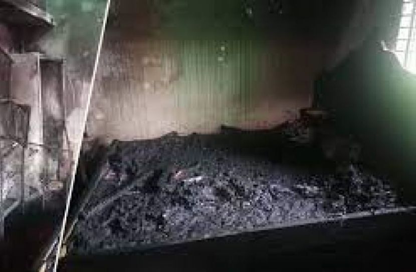 গাজীপুরে আগুনে ১২ বসতঘর পুড়ে ছাই 
