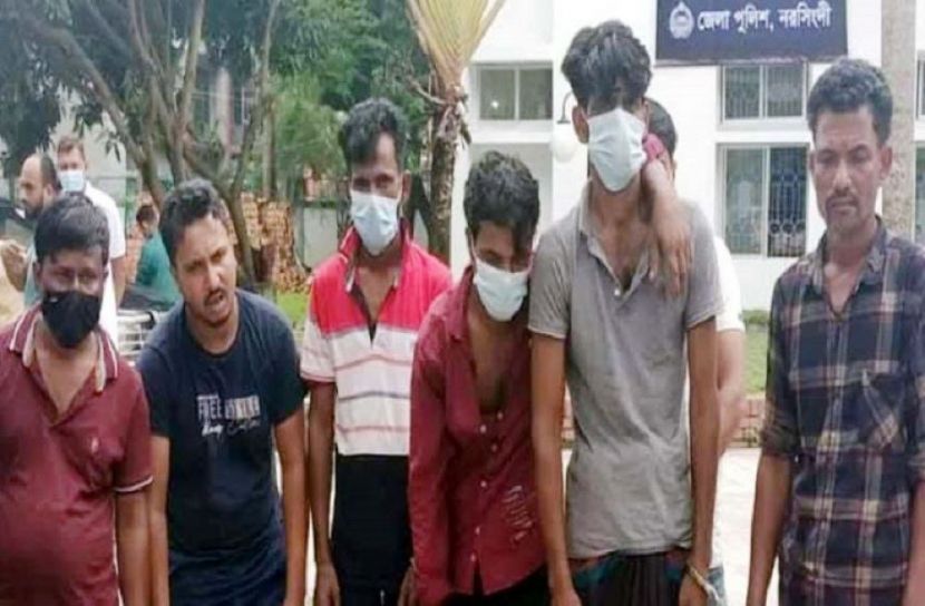 ডিবি পরিচয়ে ডাকাতি, অস্ত্রসহ গ্রেফতার ৬