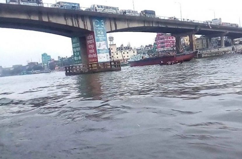 বুড়িগঙ্গায় লাফিয়ে পড়া তরুণীর লাশ উদ্ধার