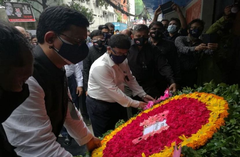 জাতীয় শোক দিবসে নৌপরিবহন প্রতিমন্ত্রীর মুজিব কর্ণার উদ্বোধন 