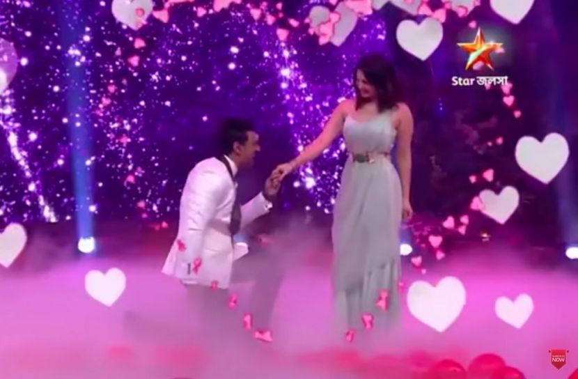 আসছে দেব-সানি লিওন রোমান্স!