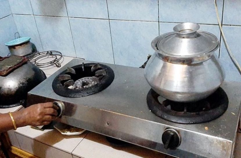 কুমিল্লায় গ্যাসের তীব্র সংকট