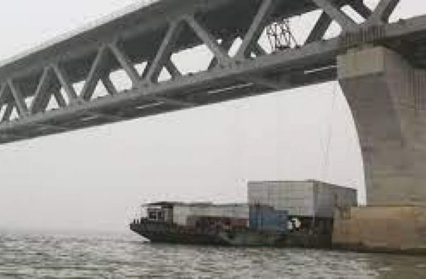 নতুন পথে চলছে ফেরি