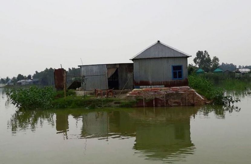 যমুনার পানি বিপৎসীমা ছুঁই ছুঁই