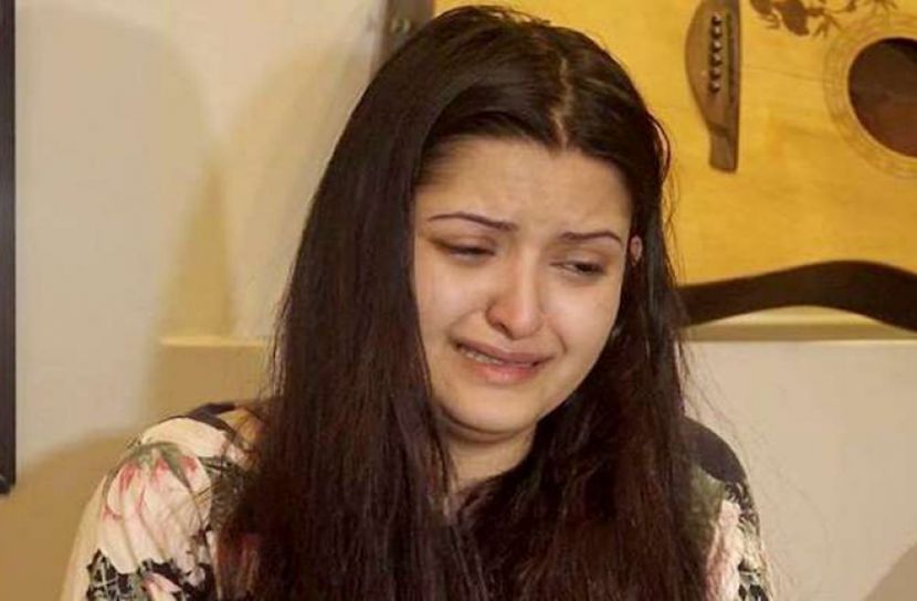 কাঠগড়ায় উঠেই কাঁদলেন পরীমনি