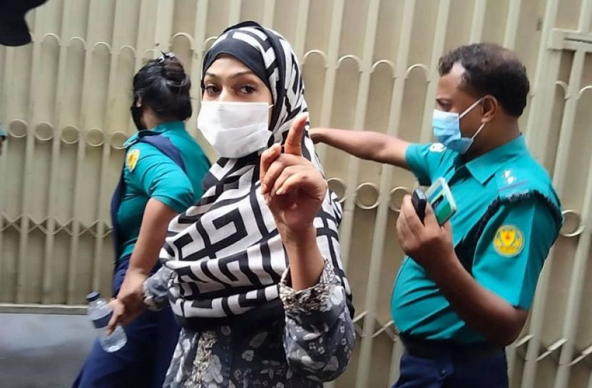 এক বিষয়ে মুখ খুলছেন না পিয়াসা