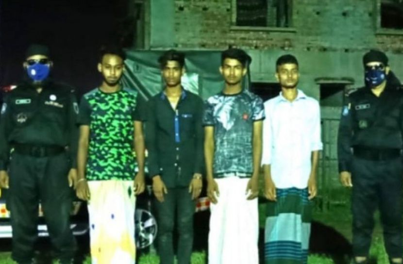কিশোরীকে দলবেঁধে ধর্ষণে গ্রেফতার ৪