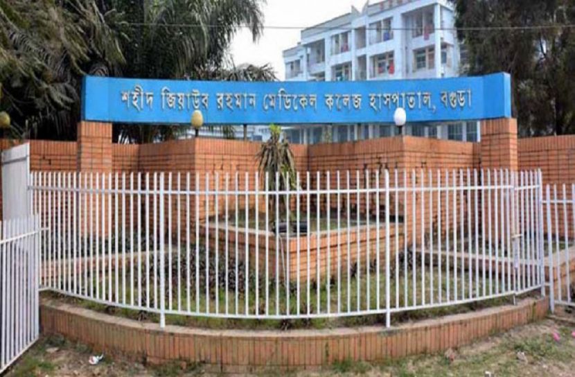 সিনেমা স্টাইলে অন্তঃসত্ত্বা রোগীর স্বামীকে মারধর