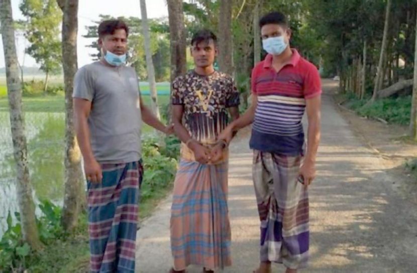 কৃষক সেজে আসামিকে ধরলো পুলিশ