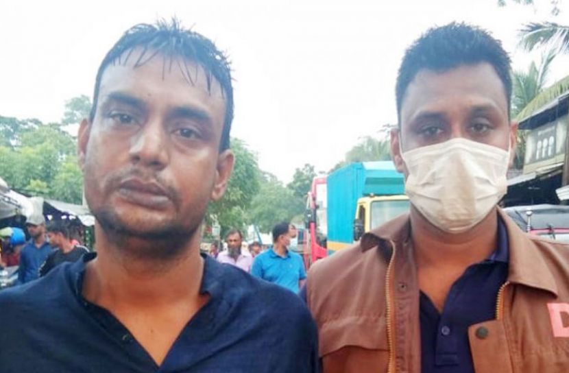 মাদক বিক্রির সময় কারারক্ষী আটক 