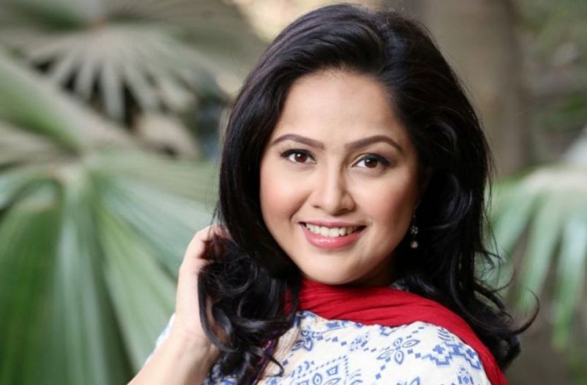 ফিরলেন  অভিনেত্রী নাদিয়া আহমেদ
