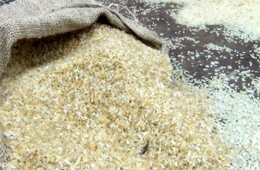 সরকারি গুদামে পচা চাল, থানায় মামলা