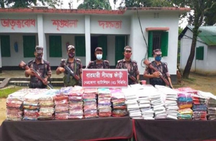 নেত্রকোনায় ১৭ লাখ টাকার ভারতীয় শাড়ি জব্দ