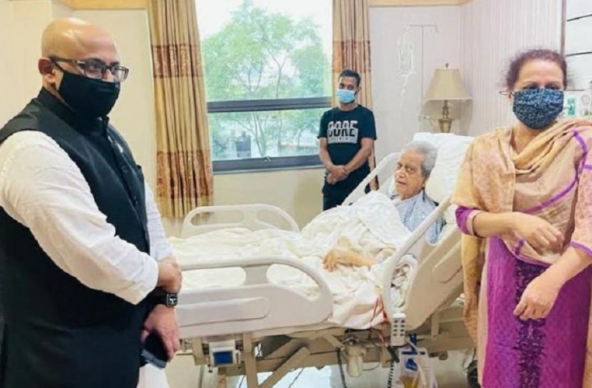 তোয়াব খানের শয্যা পাশে তথ্য প্রতিমন্ত্রী