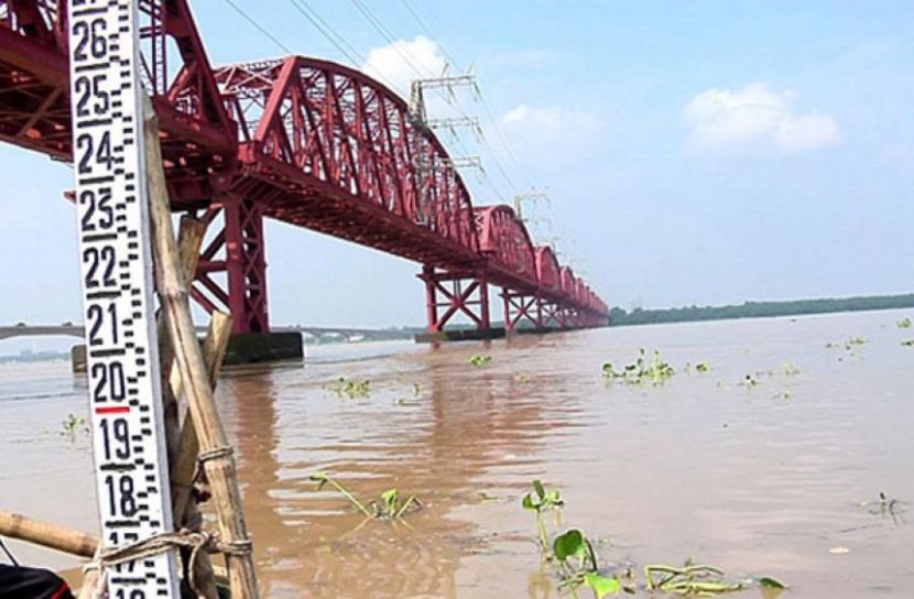 রাজবাড়ীতে পদ্মার পানি কমছে