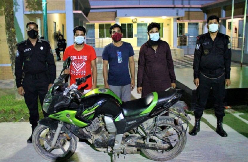 ফেনসিডিলসহ ৩ মাদক কারবারিকে আটক