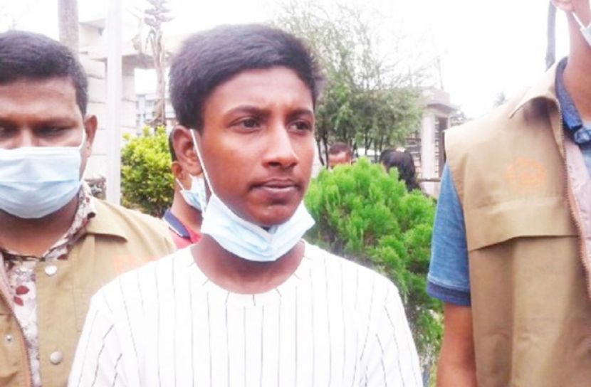 প্রেমে বাধা দেওয়ায় সেই মাঝিকে হত্যা