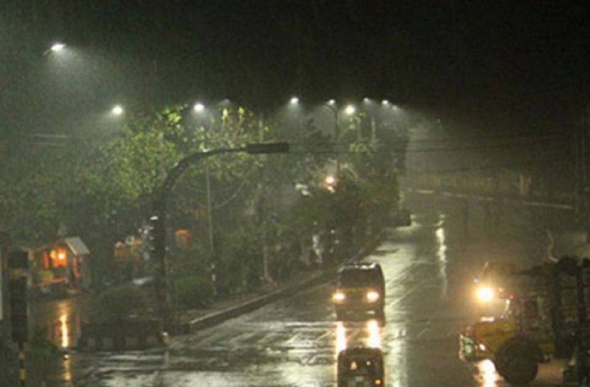 বৃষ্টি হবে হালকা থেকে মাঝারি