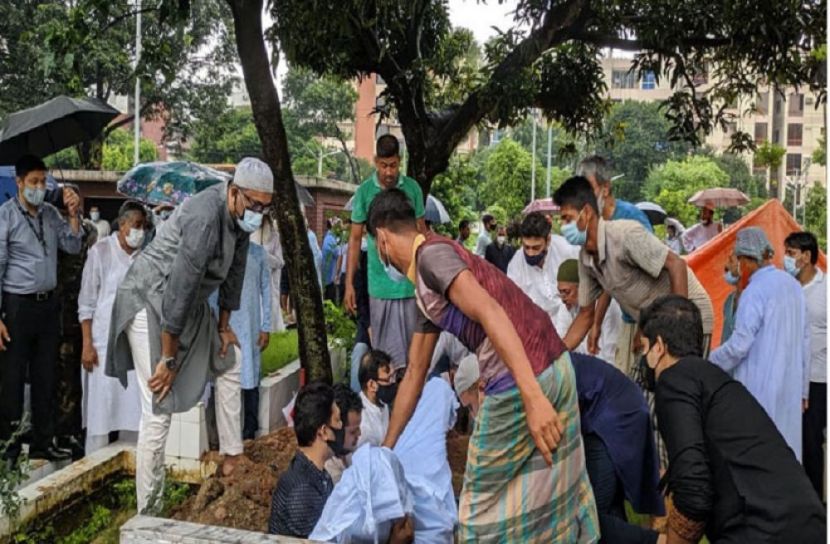 বনানীতে ক্যাপ্টেন নওশাদের দাফন সম্পূর্ণ