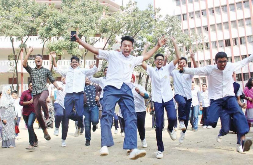 ফাইজার-মডার্নার টিকা পাবে শিক্ষার্থীরা