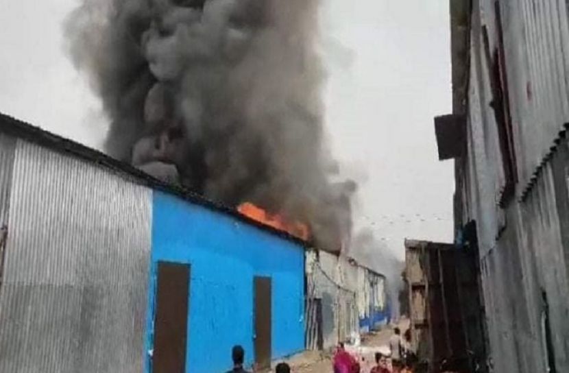 গাজীপুরে ৫০ ঝুট-তুলার গোডাউন পুড়ে ছাই